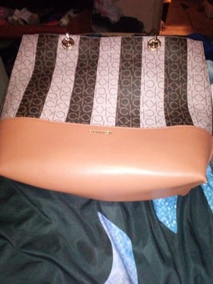 Bolso Boho Calvin Klein Monograma Logo Magnético a Presión Mujer Rayas Marrón Nuevo sin Etiquetas Foto 1 de 4