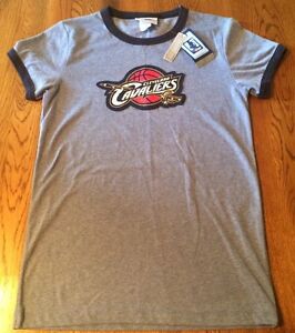 Cleveland Cavaliers NBA Store with Crystals Junior's Size M T-Shirt NWT!!!