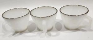 Juego de 3 tazas de té vintage de vidrio de leche blanco Anchor Hocking con borde de platino - Imagen 1 de 9