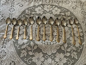 New Oneida Golden Royal Chippendale Mixed Lot Of 12 Spoons Stainless Flatware - Picture 1 of 6
