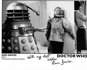 DOCTOR WHO - ANN DAVIES - signiertes Werbebild - 8" x 10" - sehr guter Zustand - Echtheitszertifikat - Bild 1 von 1