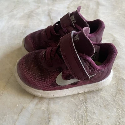 Zapatillas Nike Free RN Talla 5C Niño Preescolar Usadas en Excelente Condición Foto 1 de 4