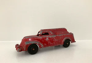 Vintage MANOIL 1940s Diecast Metal Red Fire Truck #709 - U.S.A. (4.5”) - Picture 1 of 9