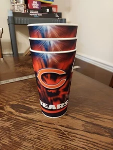 SET OF 3 NEW CHICAGO BEARS HOLOGRAPHIC PLASTIC DRINKING CUPS 20 Oz - Picture 1 of 4