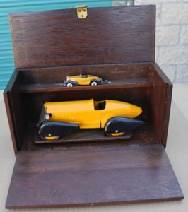 Vintage Auburn Speedster 852 Hot Wheels Diecast Metal 2 Car Wood Display Case - Picture 1 of 18