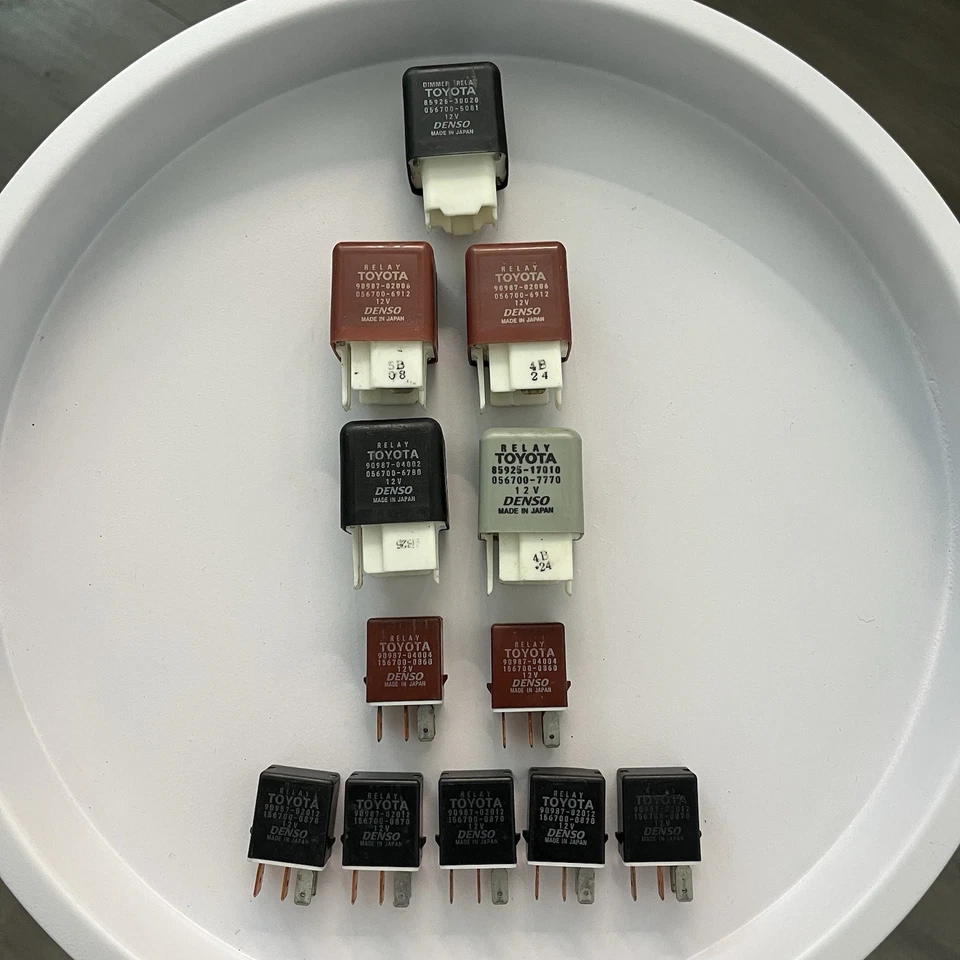 Lote de 12 relés Denso OEM Toyota Lexus desde 2000 Lexus ES300 todos probados Foto 1 de 4
