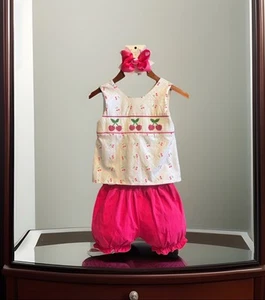 Mädchen Neu mit Etikett Babeeni gesmoktes Kleid Top & Unterhose 2-teiliges Set kostenlose Schleife 18 Monate  - Bild 1 von 6