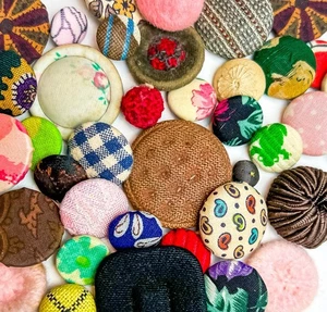 Antique Vintage Buttons Lot Fabric Covered Knits Floral Cottage Gingham Perfume - Picture 1 of 8