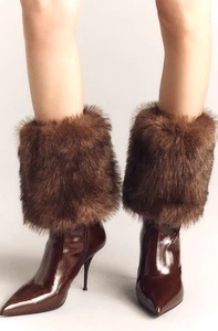 Stivali pieghevoli Anthropologie Jeffrey Campbell termici in pelliccia sintetica marrone 7 NUOVI - Foto 1 di 9