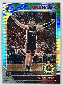 2019-20 Premium Stock Tyler Herro Silver Pulsar Prizm rifrattore Rookie SP RC 210 - Foto 1 di 12
