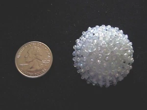 2 BOTONES DE LENTEJUELAS IRIDISCENTES AZUL PÁLIDO CUENTAS A MANO TAMAÑO 1 5/8′′ - Imagen 1 de 1