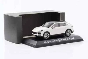 Diecast PORSCHE Cayenne E-Hybrid Coupé 2019 Carrara White WAP0203170K - Picture 1 of 4