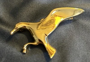 Vintage Vendome Seagull Brooch Bird Gold-tone Signed - Picture 1 of 4