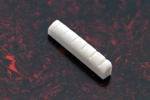 Tuerca de hueso blanca en forma y ranurada, adecuada para muchos Martins y copias modernos - Imagen 1 de 2