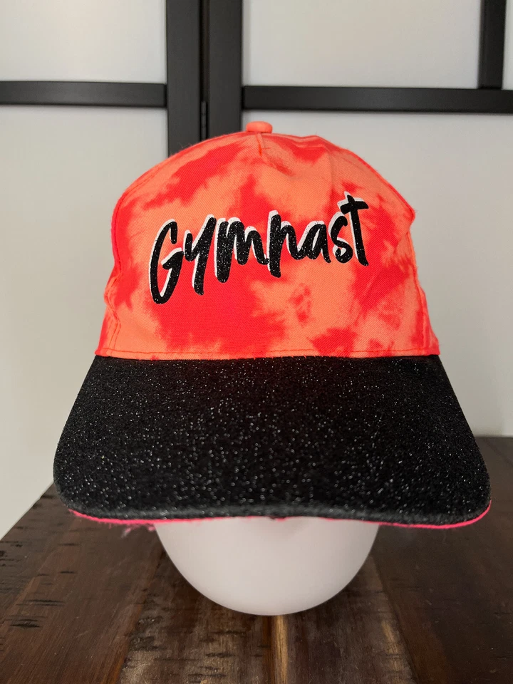Sombrero Justice Gorra Correa Espalda Jóvenes Niñas Talla Única Rojo Tie Dye Gimnasta Poli Brillante Foto 1 de 4