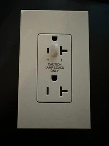 LUTRON NTR-20-HDTR-WH 20A RECEPTICLE FOR LAMPS USE W/LUTRON DIMMER - Picture 1 of 2