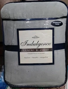 Indulgence Luxury Thick Plush Blanket Sage Green Oversized Twin 60”x96” NEW - Picture 1 of 4