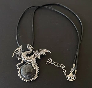 Collar Colgante Místico Larvikita Dragón Piedras Preciosas - Chapado en Plata - Nuevo - Imagen 1 de 4