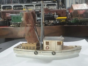 HO Scale Boat Wood Fishing Crab Lobster Boat Waterline Hull Weathered - Picture 1 of 12