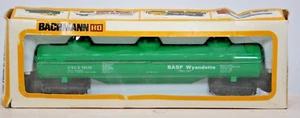 Bachmann HO BASF Wyandotte 3-dome 62' Tank Car UTLX 79179 NIB 1:87 Scale - Picture 1 of 6