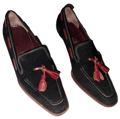 Zapatos de salón Tod's Kitten tacón borla gamuza en negro y borgoña. Talla US 4.5, EU 34.5 Foto 1 de 4