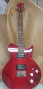 Lyon L115 von Washburn Gigbag für E-Gitarre, Plektren, Gurt. - Bild 1 von 13