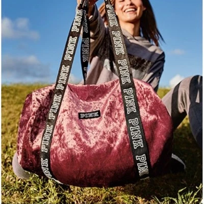 Victoria's Secret ROSA Terciopelo Aplastado Bolsa de Gimnasio VACACIONES VIAJE YOGA Foto 1 de 4