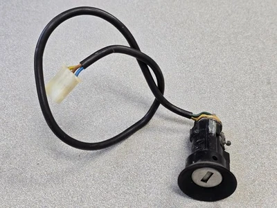 USADO ORIGINAL GENUINO PORSCHE 928 PASAJERO UNIDAD CERRADURA PUERTA SIN LLAVE CON INTERRUPTOR R3 Foto 1 de 4