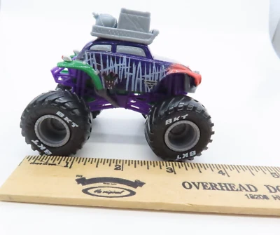 Neumáticos Monster Jam Monster Truck Serie 25 Escala 1:64 DC The Joker BKT Foto 1 de 4