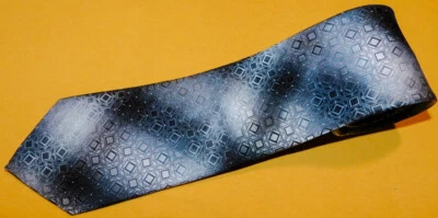 VAN HEUSEN GREY/BLACK GEOMETRIC ALL POLYESTER EXTRA LONG TIE - NWT - NECK TIES. - Image 1 of 3