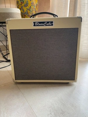Amplificatore Roland Blues Cube Hot - Immagine 1 di 4
