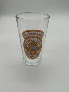 Vaso de cerveza NewCastle Brown Ale 16 oz envío rápido el mismo día - Imagen 1 de 4