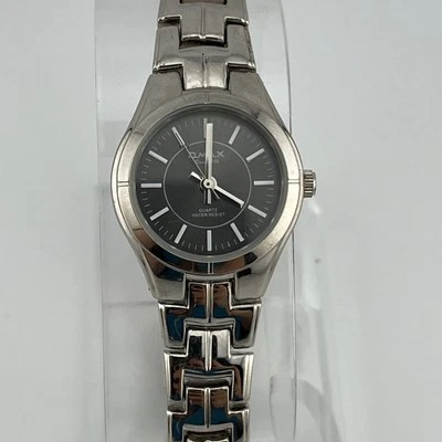 Reloj Qmax Mujer 24mm Estuche 8.25" Correa Plateada - Batería Nueva Foto 1 de 4