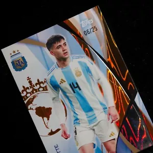 Facundo Buonanotte /25 - 2024 Topps Lineage Argentina #62 - Bild 1 von 3