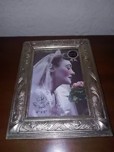 Marco de fotos para colgar en pared de madera tallada hoja de plata estilo Italia 4" x 6" - Imagen 1 de 4