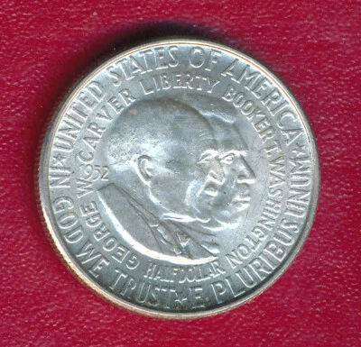 1952 WASHINGTON CARVER COMMEMORATIVE SILVER HALF DOLLAR **LIGHTLY CIRCULATED** - Image 1 of 2