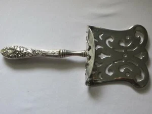 Reed And Barton Sterling Silver Handle Lasagna Server Engraved Cherub 9 3/8 Inch - Picture 1 of 6