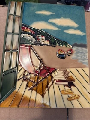 Placa de pared de cerámica vintage Elgate - escena de playa costera con tumbona Foto 1 de 4