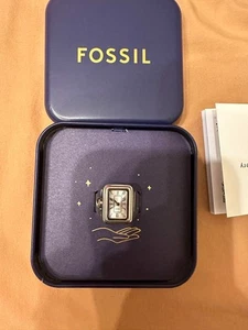 Near Mint Fossil Two-Hand Stainless Steel Watch Ring Unisex - Picture 1 of 4