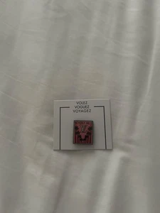 LOUIS VUITTON X Beverly Hills Exhibition Sunset LV Pin *EXCLUSIVE* NEW - Picture 1 of 2
