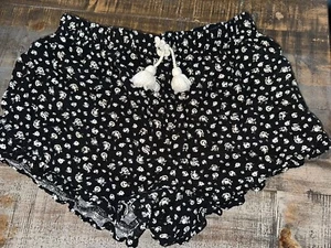 Girls ART CLASS Black w/ White Floral Shorts Ruffle Edge Elastic Waist SZ M 7/8 - Picture 1 of 8