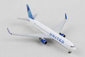 HERPA UNITED 767-300 1/500 - Picture 1 of 4