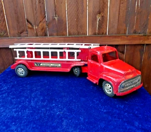 VINTAGE 28" BUDDY L PRESSED STEEL EXTENSION LADDER FIRE TRUCK FOR REPAIR. NICE! - Picture 1 of 10