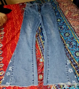 Girl's Youth Size 12 Bell Bottom Jeans YMI gigi Flowers - Picture 1 of 6