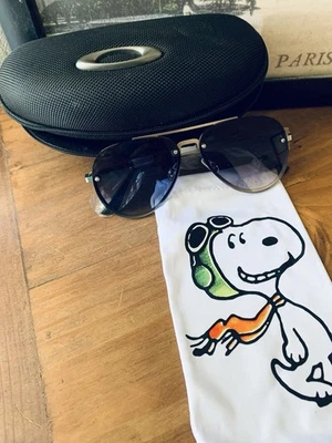 Unisex Banana Republic Aviators/Oakley Case/Snoopy Cloth Cover New & UNIQUE! - Image 1 of 4