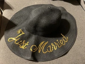 Betsey Johnson Women's Sequin Sun Floppy Hat One Size Black Just Married - Picture 1 of 3