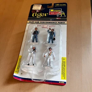 Monograma Tigre 1:32 Ranura Coche Figuras Conductores - Sellado 2004 Revell - Monograma - Imagen 1 de 6