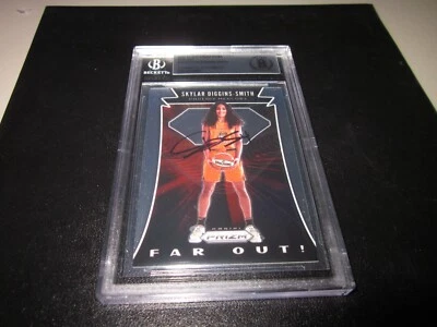 SKYLAR DIGGINS SIGNED AUTOGRAPH 2020 PANINI PRIZM FAR OUT CARD-BECKETT SLAB-COA - Image 1 of 4