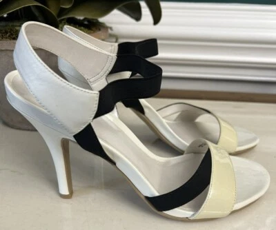 "Tacones Kenneth Cole Reaction de 4"" talla 9, crema y negro" Foto 1 de 4