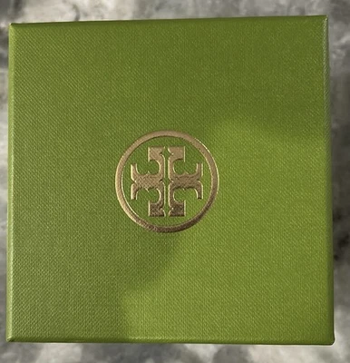 Зеленая подарочная коробка Tory Burch размер 4 дюйма x 4 дюйма x 3 дюйма - Изображение 1 из 4